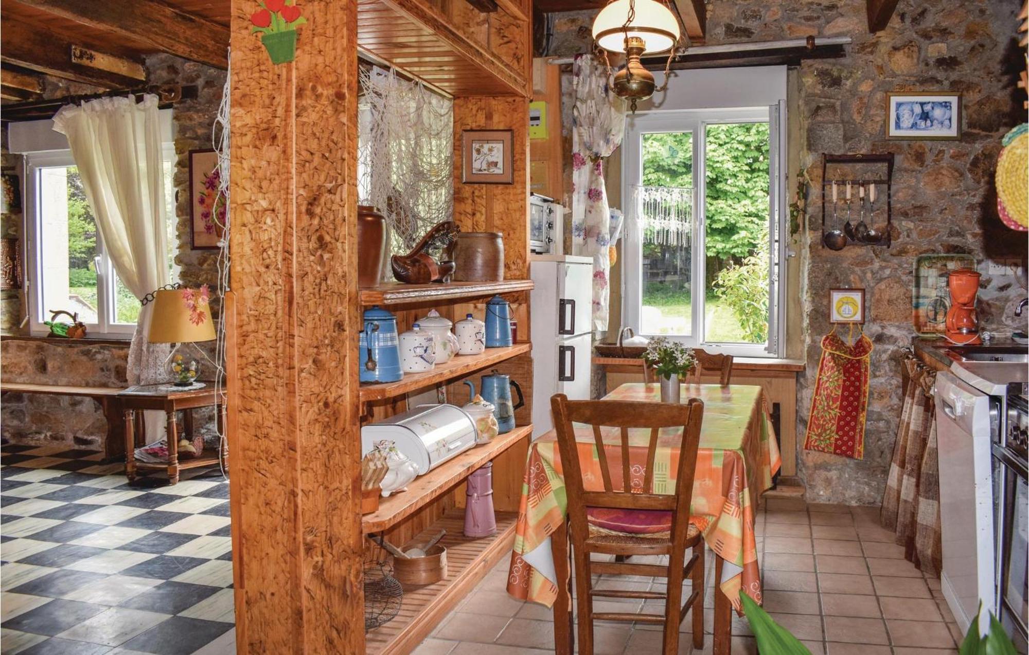 Lovely Home In Le Faouet With Kitchen Buitenkant foto