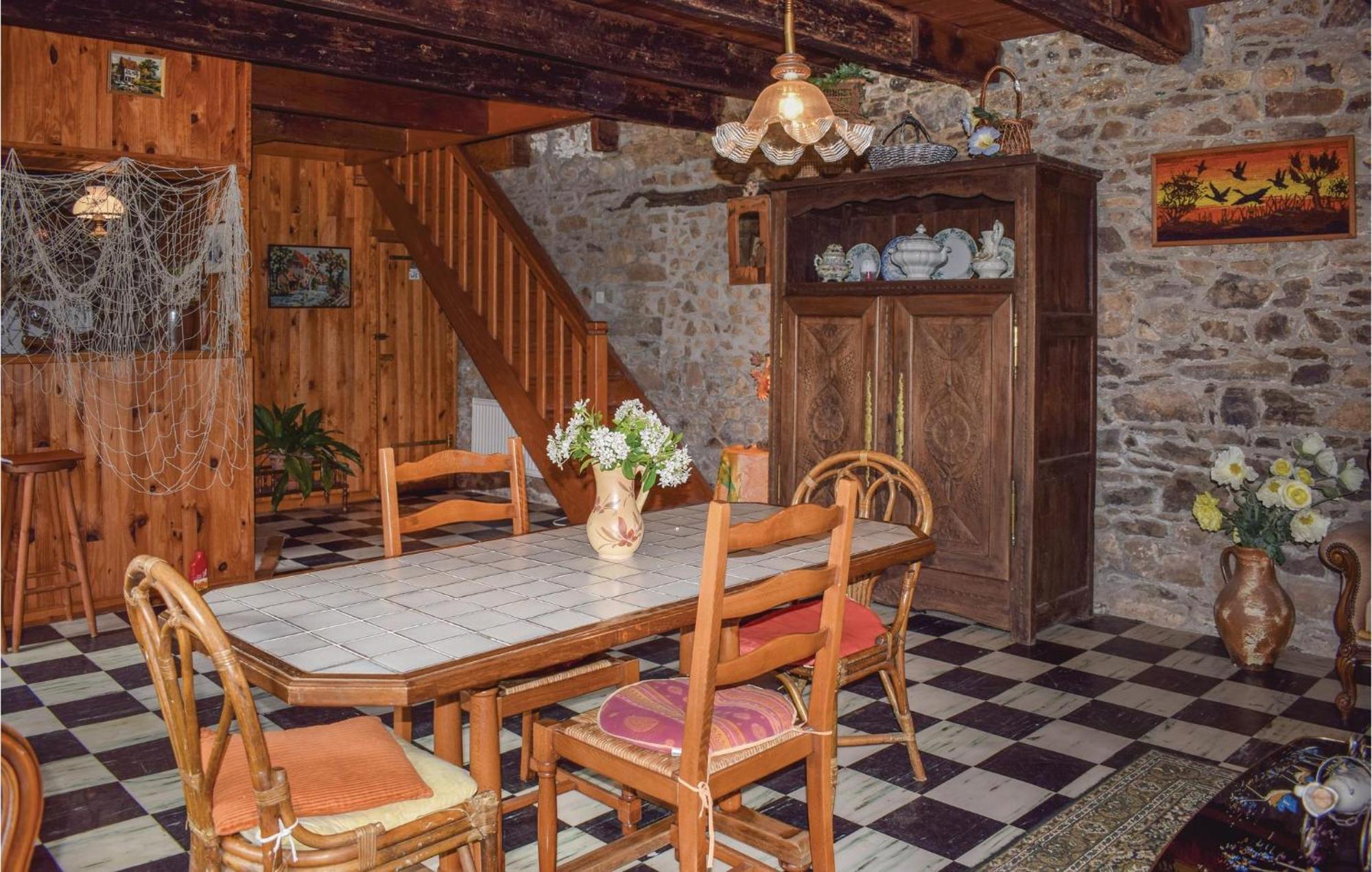 Lovely Home In Le Faouet With Kitchen Buitenkant foto